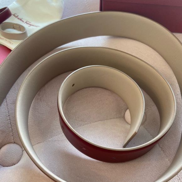 Never worn. - Picture 2 of 5